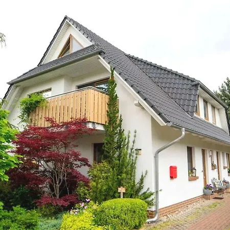 Appartement Darsser Weg 7 2 *